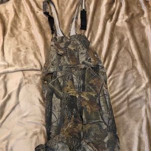 Outfitters Ridge Realtree camo overalls - Youth XL